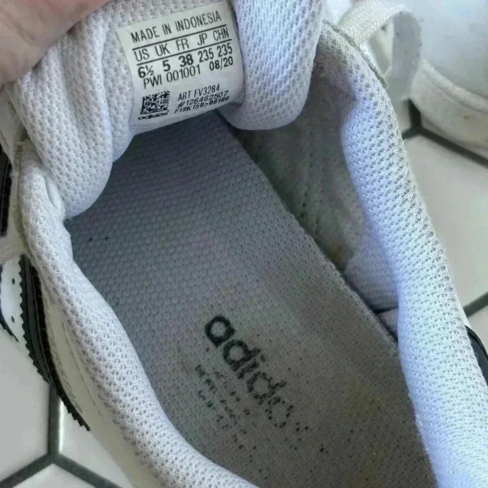 ADIDAS Superstar black and white - Picture 5 of 6